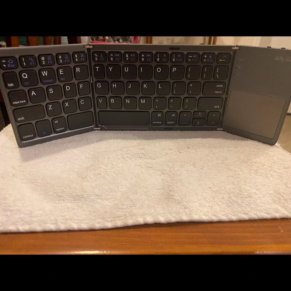 Tri~Fold Keyboard With Touchpad